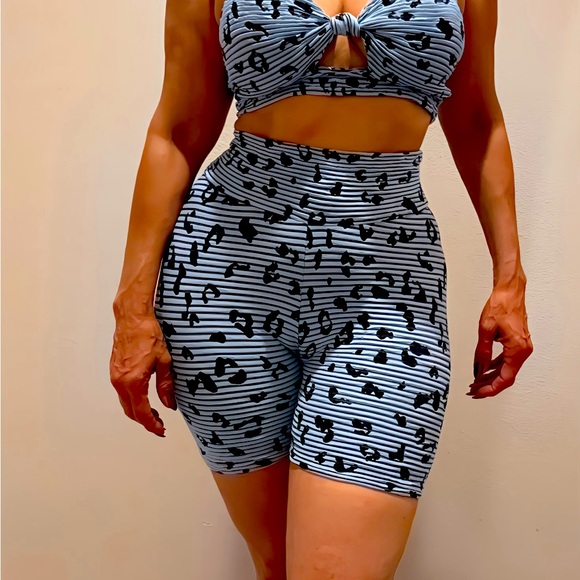 Samba Stripe Two Piece Set - Picture 8 of 9